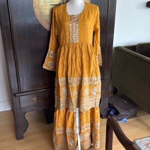Gharara set from Pakistan in XL mustard yellow and gold.